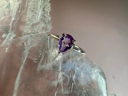 925 Sterling Silver Solitaire Pear Cut Faceted Amethyst 3-Prong Ring