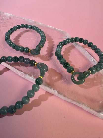 6mm Blue Water Jade Beaded Bracelet with Gold Accent Beads & Double Ring