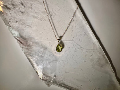 925 Sterling Silver 18K Yellow Gold Vermeil Faceted Peridot Pear Bezel Necklace