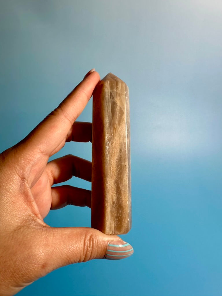 Peach Moonstone Tower – Option B | Emotional Healing, Calm & Inner Peace Crystal