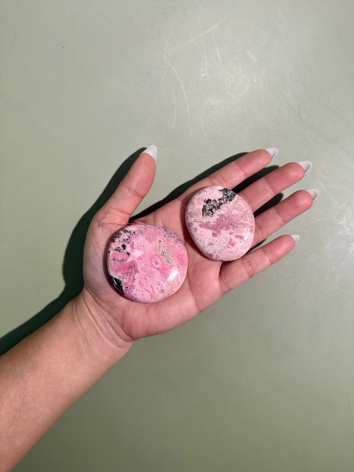 Rhodonite Round Flat Palm