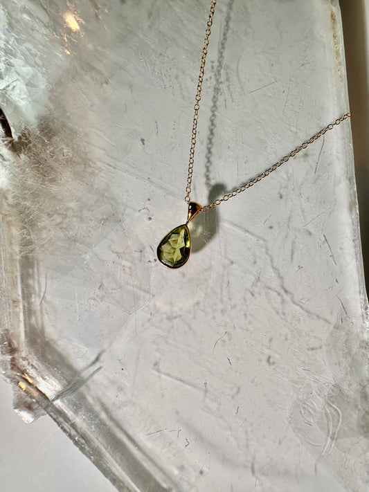 925 Sterling Silver 18K Yellow Gold Vermeil Faceted Peridot Pear Bezel Necklace
