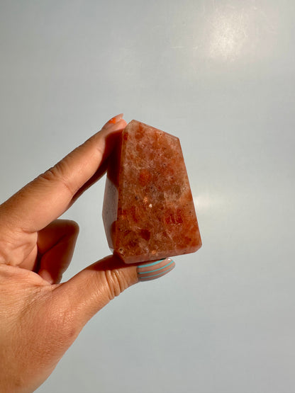 Sunstone Gusher – Option A | Joy, Confidence & Positive Energy Crystal