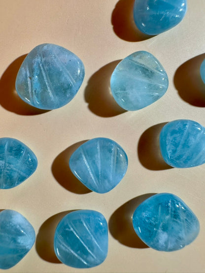 Mini Aquamarine Clam | Ocean Crystal Carving