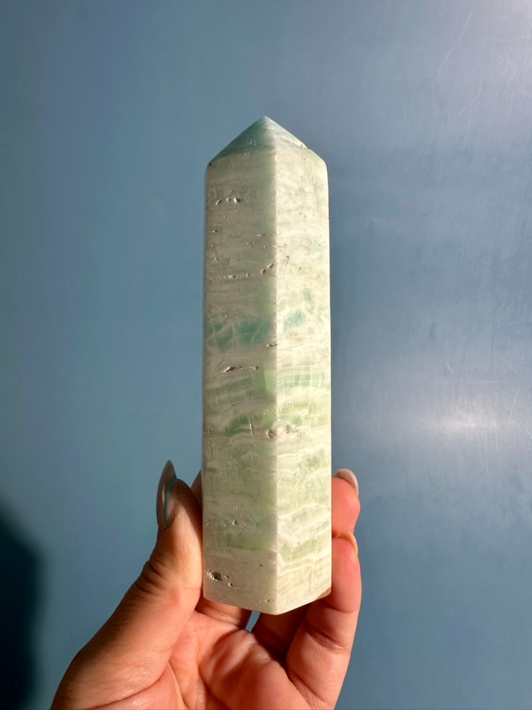 Caribbean Calcite Tower – Option B | Dreamwork, Serenity & Coastal Calm Crystal
