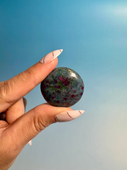 Ruby Kyanite Mini Round Flat Palm