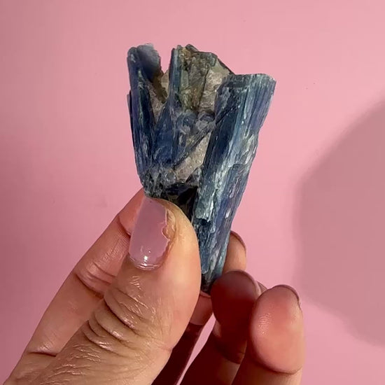 KYANITE IN QUARTZ B
