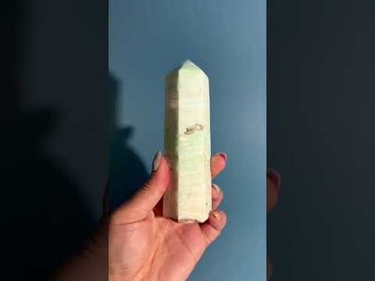 Caribbean Calcite Tower – Option B | Dreamwork, Serenity & Coastal Calm Crystal